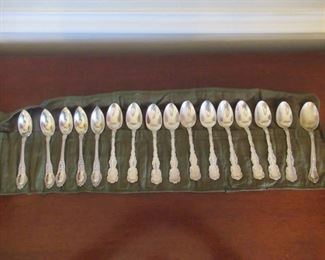 ANTIQUE 16 PIECE STERLING SILVER SPOON SET
