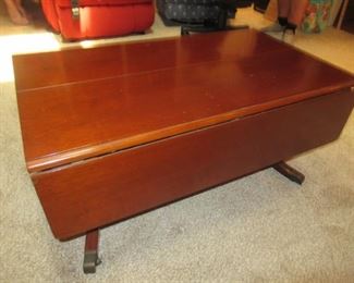 1940's MAHOGANY DUNCAN PHYFE DROPLEAF COLLAPSIBLE DINING ROOM TABLE WITH THREE EXTRA LEAVES 12”