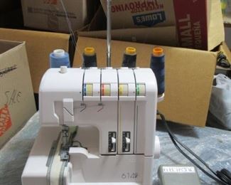 VINTAGE ELNA 614DE SERGER SEWING MACHINE