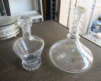 CRYSTAL OR GLASS DECANTERS WITH TOPS