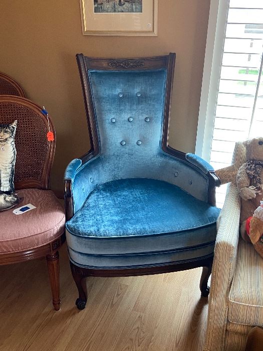 mid century traditional tufted chair
