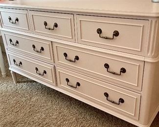 Chest of drawers Pottery Barn