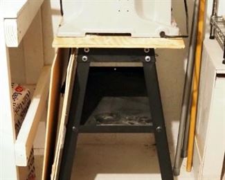 Delta Shop Master 10" Motorized Bench Saw, Model #TS200, On 32" Stand, Powers On