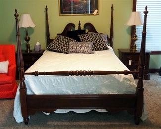 Rock City Furniture Queen Anne 4 - Poster Queen Size Bed, Includes Headboard, Footboard, Side Rails