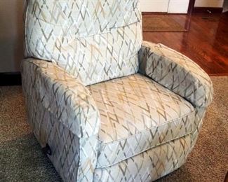 Best Home Furnishings Swivel Rocker Recliner, Model #2A09, 38" x 30" x 30"