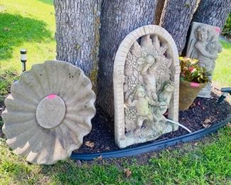 outdoor statuary decor
