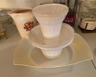 Tupperware floral frog vase