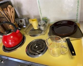 assorted kitchen items