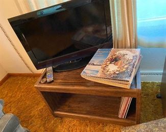 Flat screen TB and tv stand