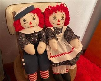 Raggedy Ann and Andy dolls