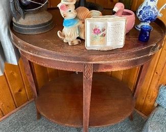 vintage table and decor