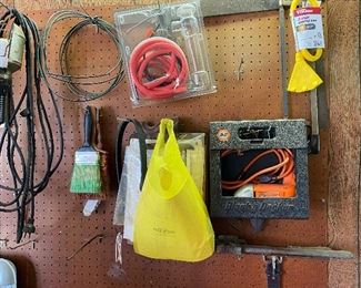assorted garage items