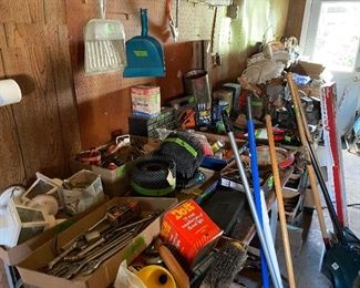 Assorted garage items