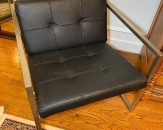 GUS Leather Chair