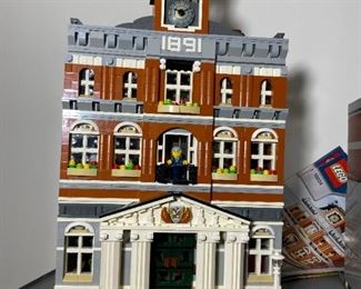 Lego - Town Hall