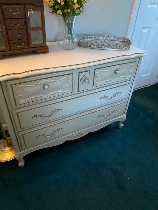 Town & Country Estate Sales in Waldwick, NJ starts on 8/25/2022