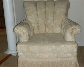 Living room chair w/fringe