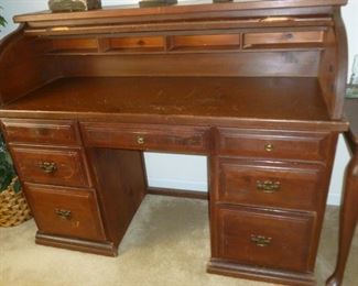Roll top desk