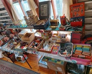 THE BILT-E-Z BUILDER TIN ERECTOR SET AND BUILDING  HAS BEEN PULLED BY A FAMILY MEMBER ..MY APOLOGIES 