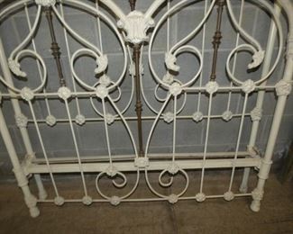 VIEW 3 ORIG. SOLID FOOTBOARD W/ RAILS