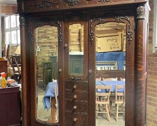 BELOW ADDITIONAL PICS/CAPTIONS FOR ITEM!