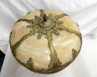 VIEW 3 18IN STAINED GLASS SHADE