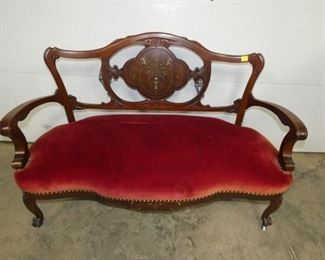 VICTORIAN PARLOR SEATEE