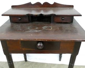 VIEW 2 CLOSEUP SCOLLEP SHELF