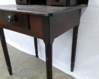 VIEW 3 PEGGED TURNED LEGS