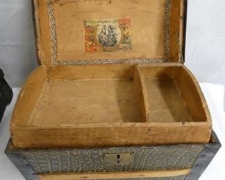 VIEW 3 INSIDE W/ TRAY