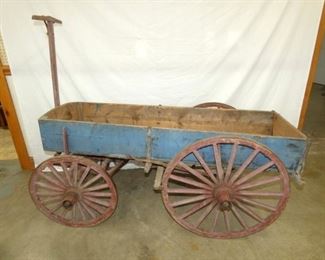 UNUSUAL SIZE BUCKBOARD WAGON