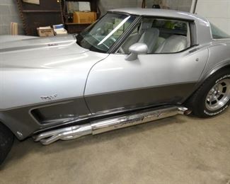 W/ CHROME SIDE PIPES