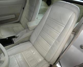 CLEAN INTERIOR SEATS