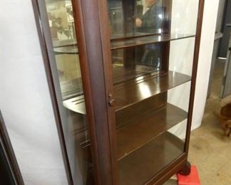 VIEW 2 CLOSEUP CURVED GLASS SIDES