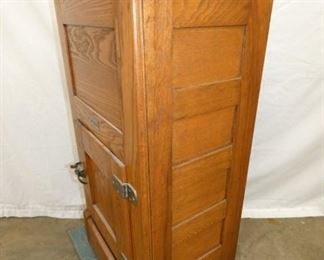 VIEW 3 W/ PANEL SIDES, OAK ICE BOX