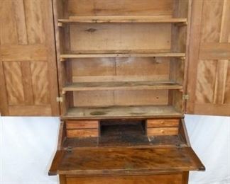 VIEW 3 INSIDE VIEW W/ DESK