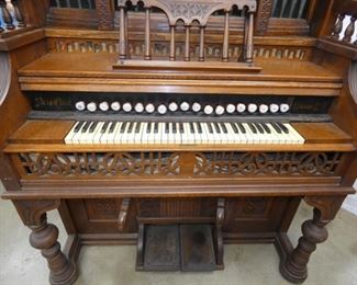 VIEW 9 OAK CHICAGO ORGAN