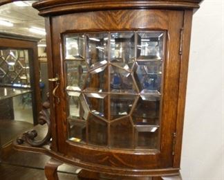 VIEW 5 LEADED GLASS BONNET BOX