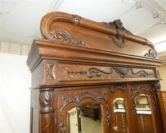 VIEW 4 CARVINGS,ROLL, BEVELED MIRRORS