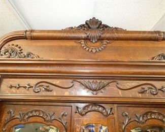 VIEW 5 CLOSEUP LG CARVED CROWNS