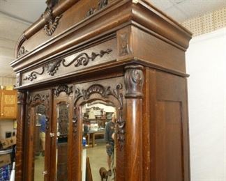 VIEW 14 BEVELED MIRRORS,COLUMNS