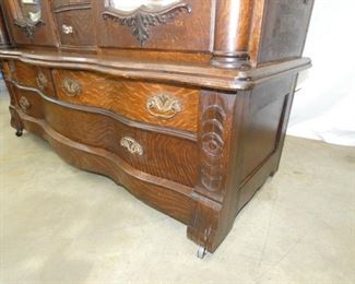 VIEW 13 SERPENTINE FRONT DRAWERS