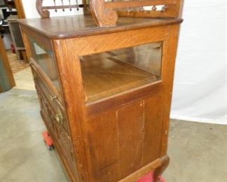 VIEW 9 CLOSEUP GLASS SIDES