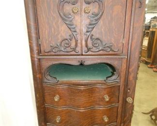 VIEW 3 SERPENTINE DRAWERS