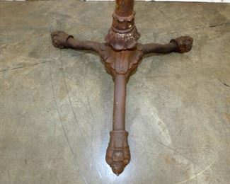 VIEW 5 CLOSEUP CAST FOOTED BASE