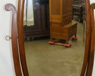 VIEW 2 CLOSEUP FULL LENGTH MIRROR