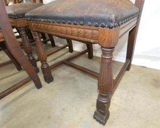 VIEW 8 CLOSEUP DETAILED CLAW FEET