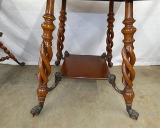 VIEW 2 CLOSEUP DETAILED TWIST