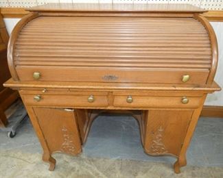 OAK C ROLL TOP DESK