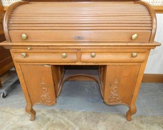 VIEW 2 OAK C ROLL TOP DESK